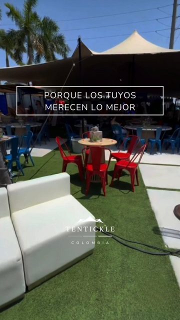 Esta es una carpa para quienes entienden que celebrar también es crear una experiencia 🎉
Para quienes cuidan cada detalle, el lugar, la atmósfera, lo que se vive. Para quienes no quieren improvisar, sino hacerlo bien 🔝
Porque las fechas importantes no se repiten.
✨️ No te quedes sin la mejor carpa del mercado. ¡Cotiza ya! ✨️